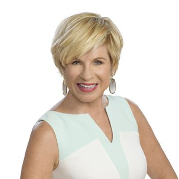 Portrait of Mary Lou Gordon, REALTOR®.